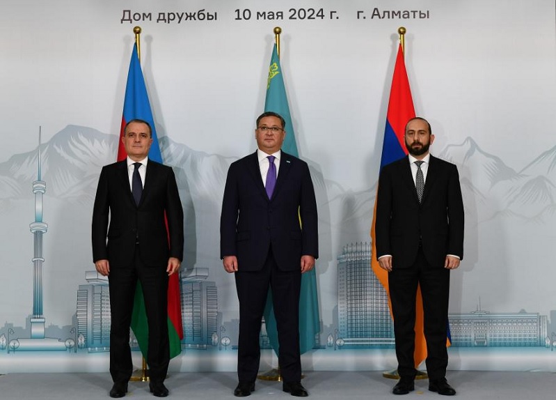 Главы МИД Армении и Азербайджана провели переговоры по мирному соглашению в Алматы