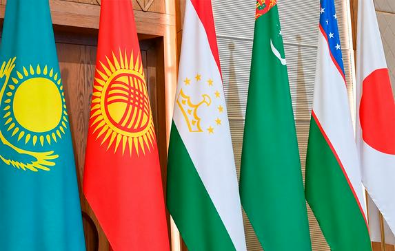 Сакэ на шестерых